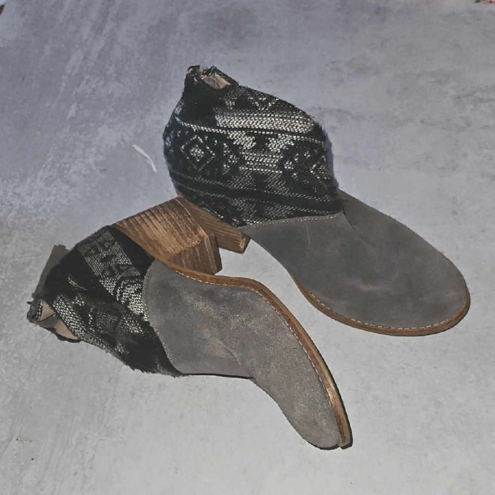 Toms Gray Patterned Women's Ankle Boots 7W